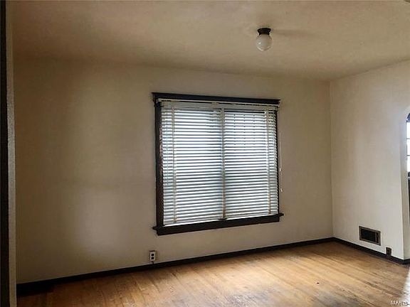 4th image of 45 Marguerite Ave