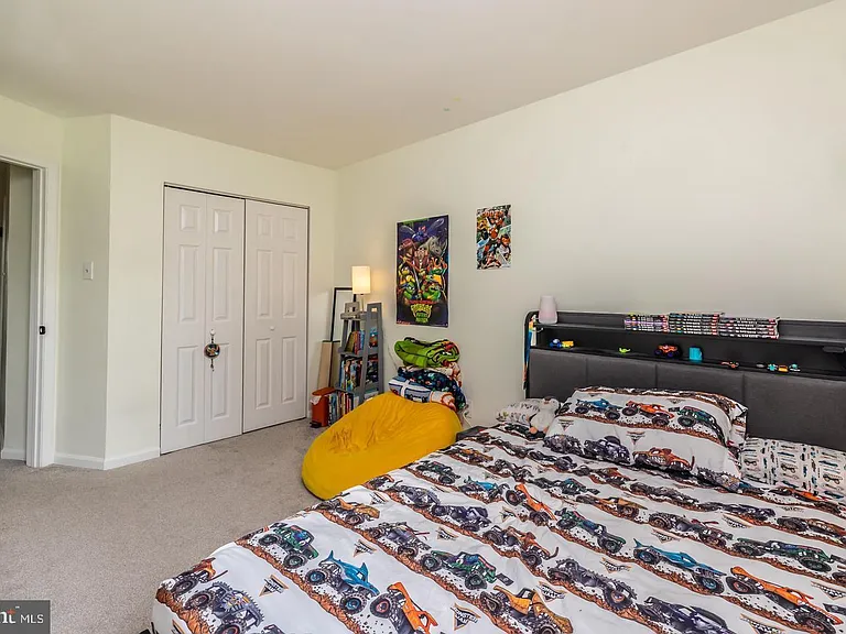 786 Bradford Ter — Photo 26