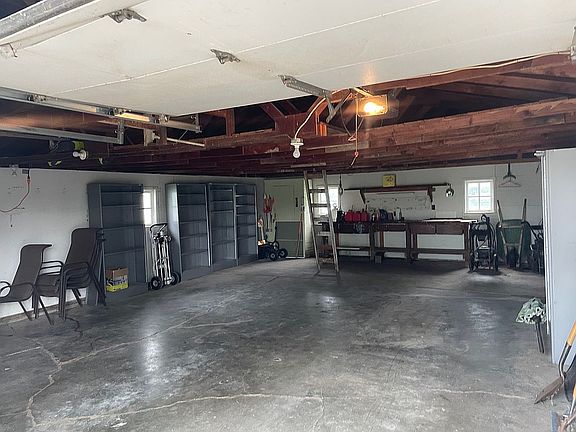 5th image of 9810 S 180th St