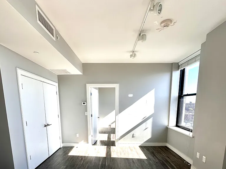 23 Central Ave — Photo 2