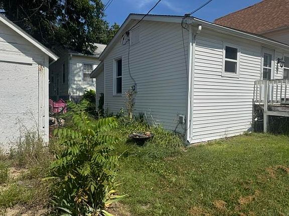 5th image of 415 3rd Ave SE