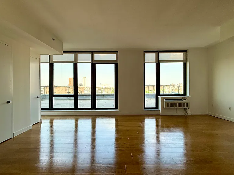 180 Nassau St #10N — Photo 18