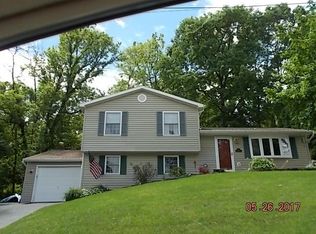 69 Pleasant View Ter, New Cumberland, PA 17070