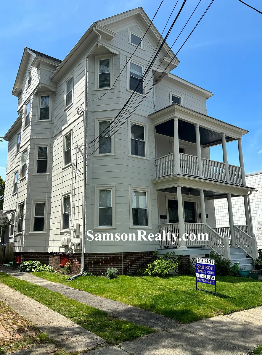 Building Photo - 209 4th St #2