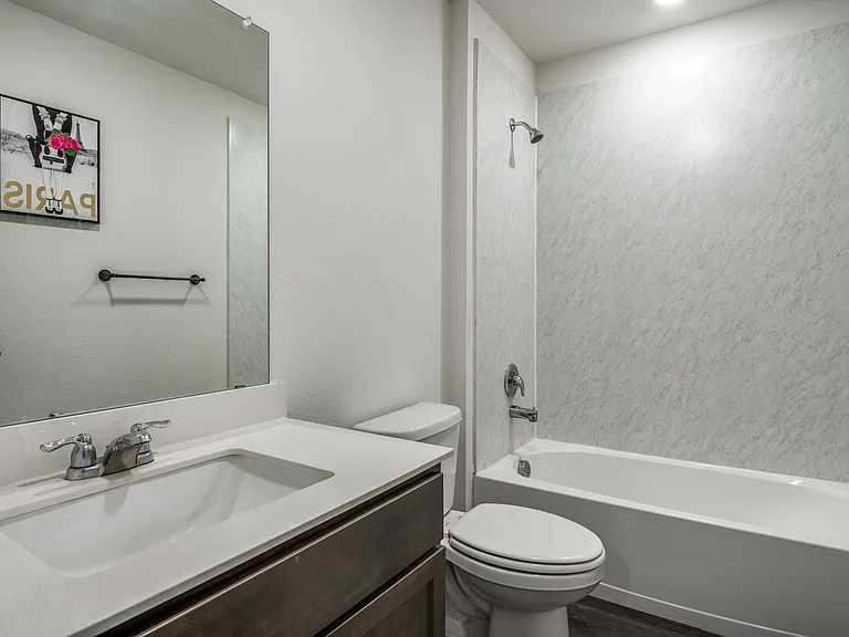 728 Glover Dr — Photo 12