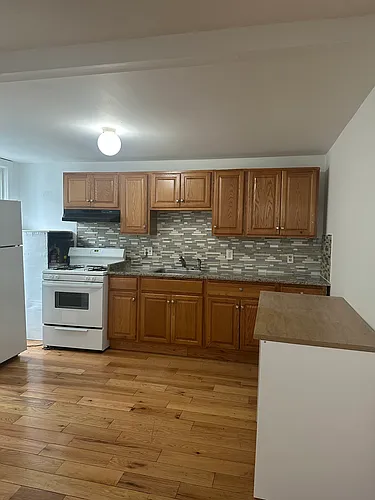 509 Medford St Photo 1