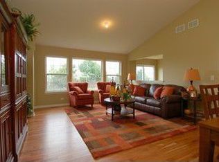 1800 Beachview Rd, Hampshire, IL 60140