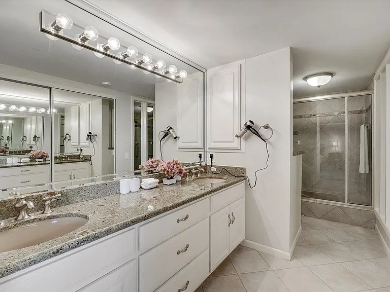 612 W Northgate Dr #612 — Photo 34