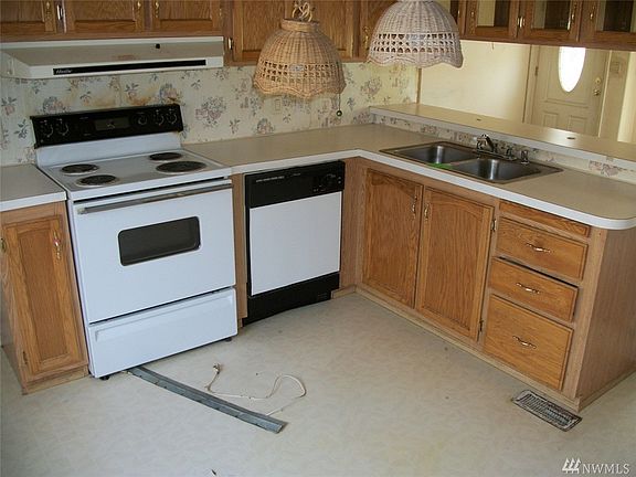 5th image of 28522 11th Avenue Ct E