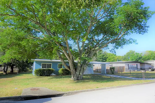 850 Center Ln Photo 1