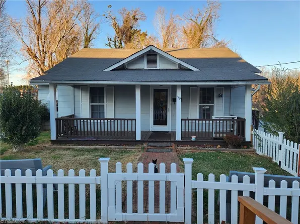 119 Salmon St, Elkin, NC 28621