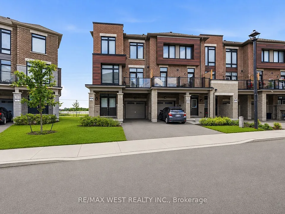 55 Holyrood Cres