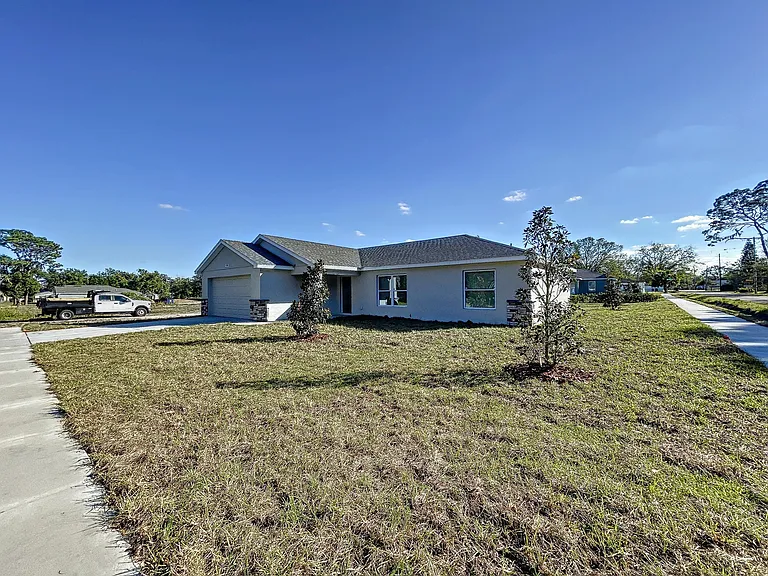 438 Union Dr — Photo 5