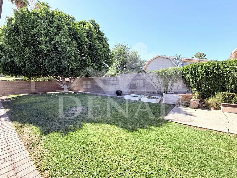 306 E Houston Ave — Photo 25
