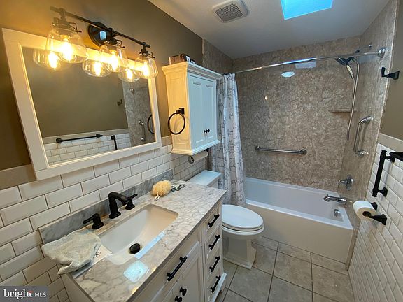4th image of 8690 Garden Ln