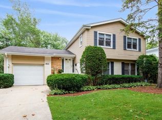 611 Sumac Rd, Highland Park, IL 60035