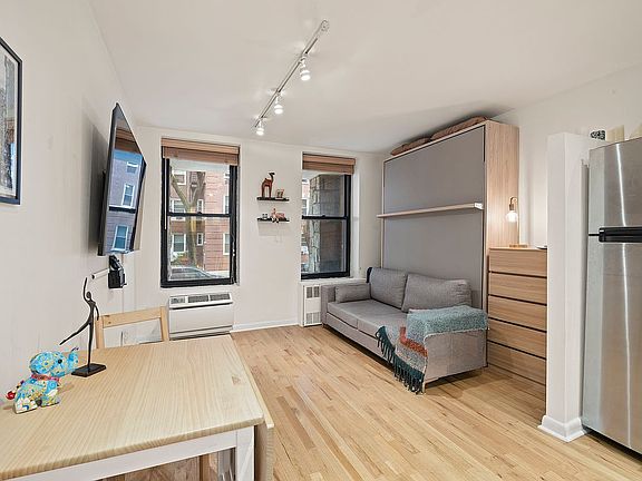4th image of 315 W 55th St APT 1D