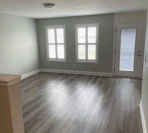 5th image of 2103 Summerfield Ln