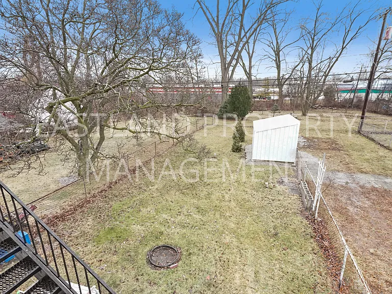 823 Custer Dr — Photo 10