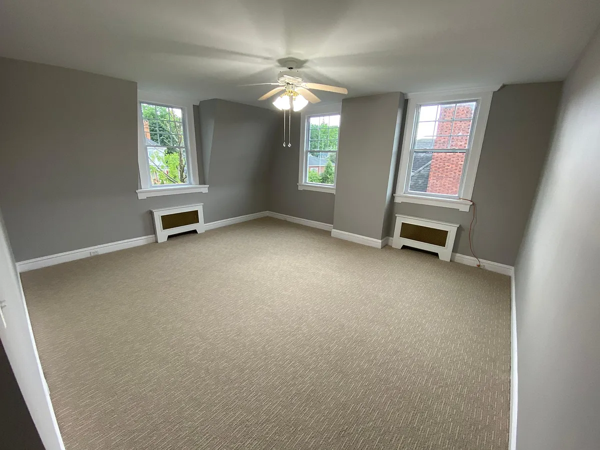 Building Photo - 807 Clay Ave #3L