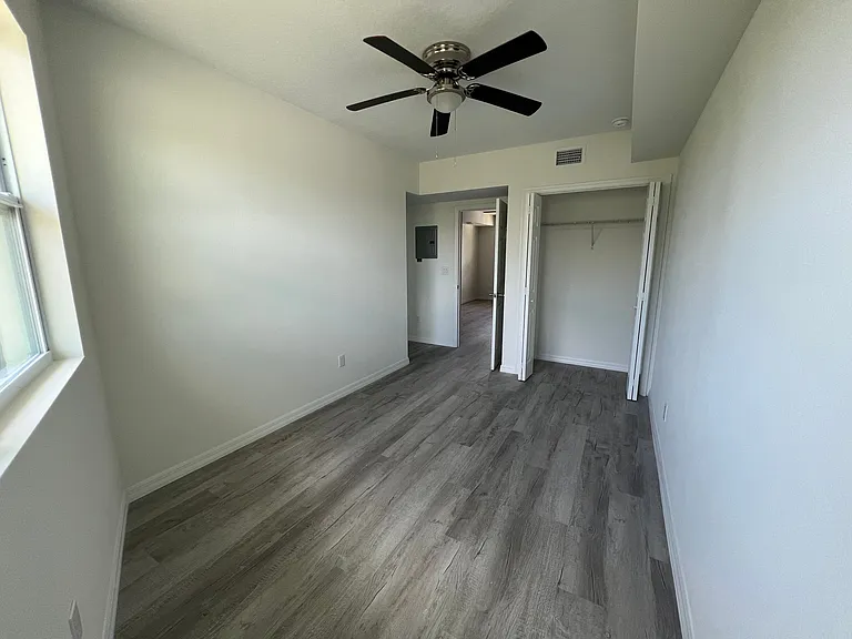 219 S Grandview Ave — Photo 34