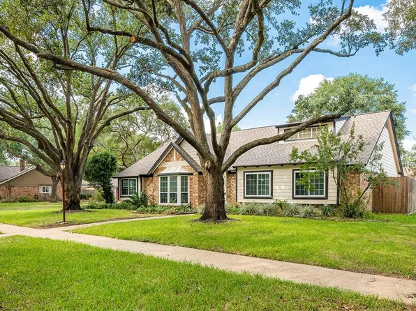 15722 Tumbling Rapids Dr, Houston, TX 77084