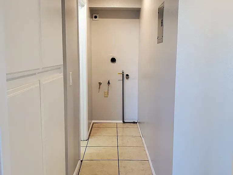 1250 Hillandale Ave — Photo 13