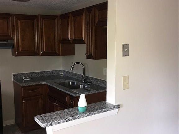 5th image of 1419 Lois Ln APT C