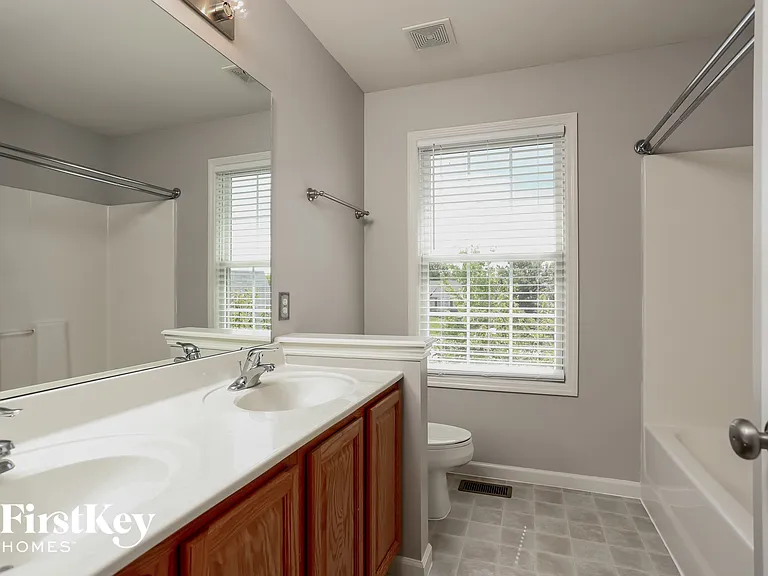 128 Homefield Lake Ct — Photo 9