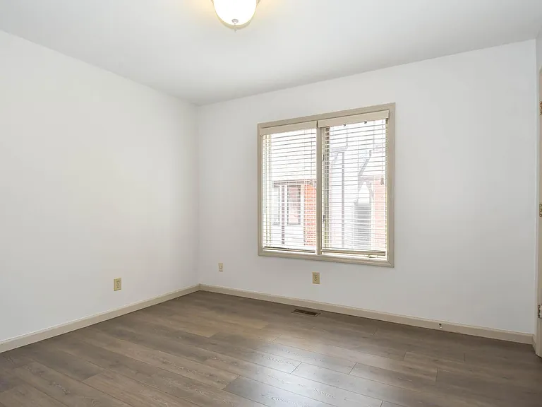 4444 Lindell Blvd #7 — Photo 28
