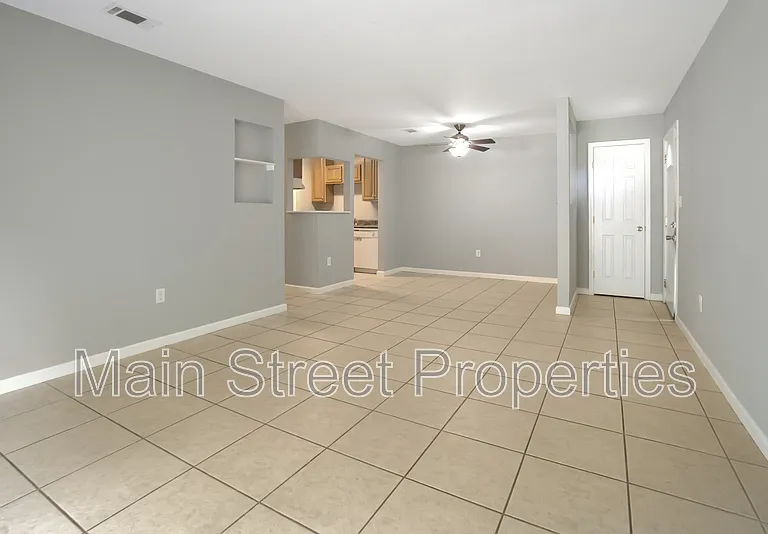 3346 Greenbriar Cir #D — Photo 3