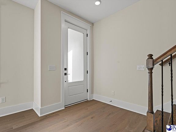 3rd image of 125 E Pine St