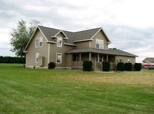 1472 Lake Rd, Burbank, WA 99323