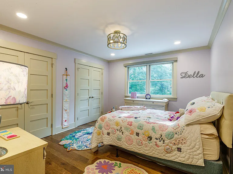 1135 Romsey Dr — Photo 32