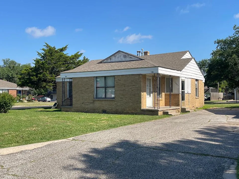 1003 E Arkansas St