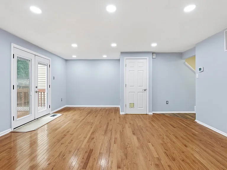 57 Shrewsbury Ct — Photo 9