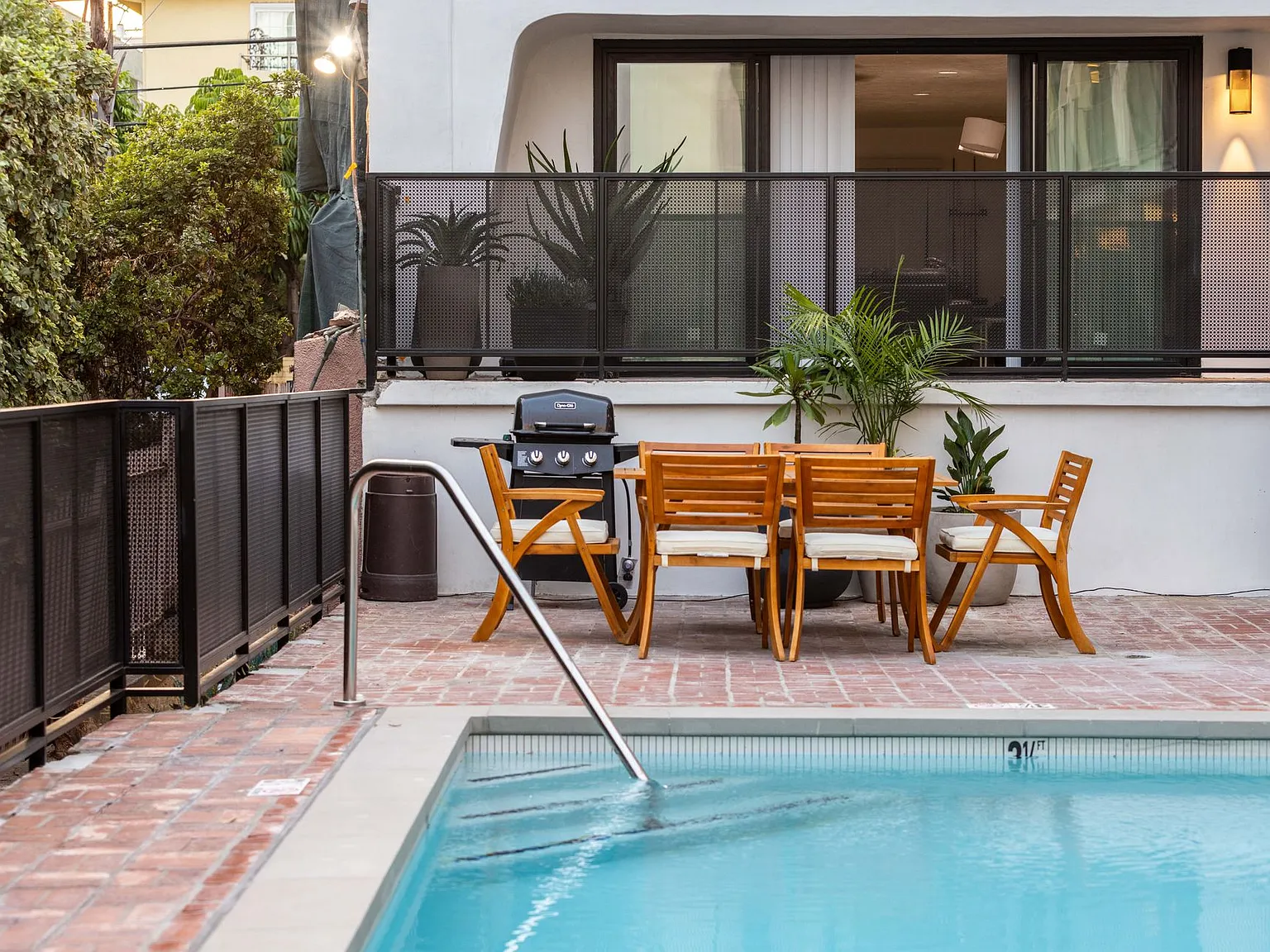Larrabee Square Apartments — Photo 4