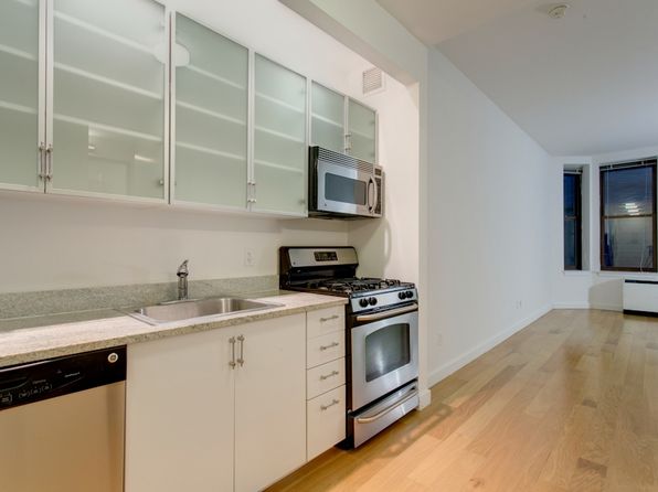 37 Wall St APT 25E