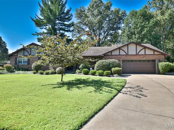 124 Drake Ct, Edwardsville, IL 62025