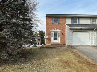 100 Linda Ter, Ephrata, PA 17522