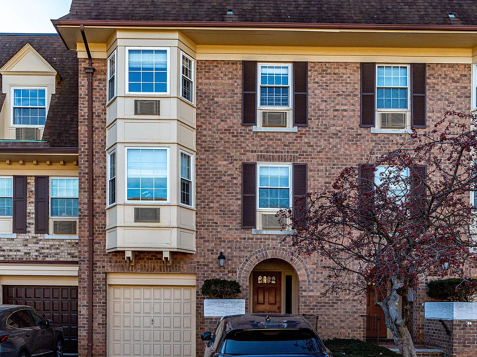 1st image of 208-06 Estates Dr #124U
