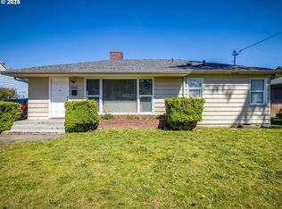 11915 NE Couch St, Portland, OR 97220