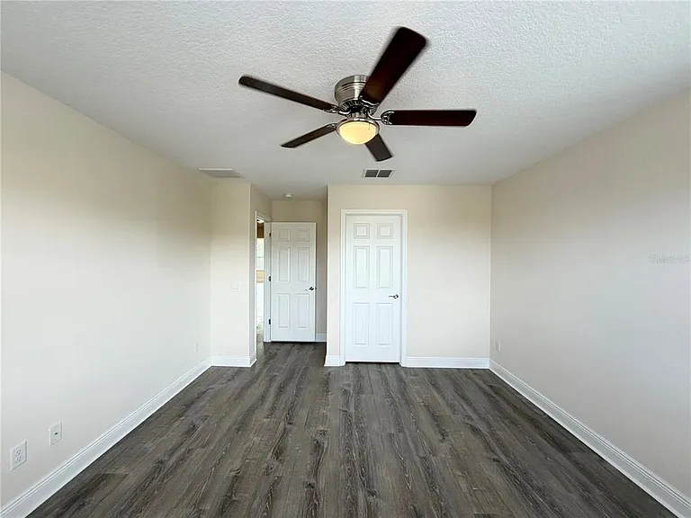 19522 Whispering Brook Dr — Photo 25