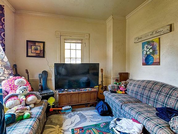3rd image of 57 Woodrow Ave