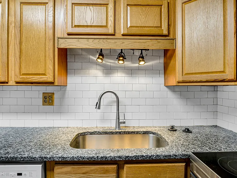 1825 Saint Julian Pl #9-B — Photo 15