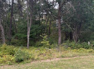 19 Oakdale Dr, New Lisbon, WI 53950