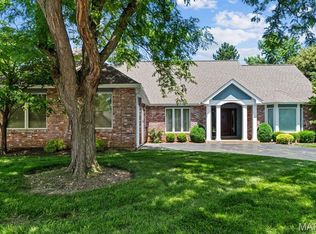 730 Cedar Field Ct, Chesterfield, MO