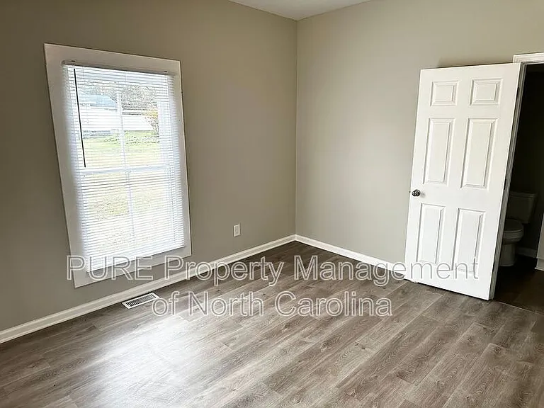 213 Irma Ave — Photo 15