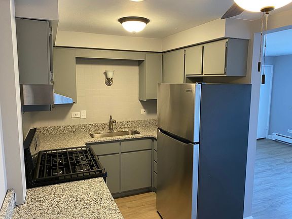 4th image of 3700-10 W 119th St #3710-3E
