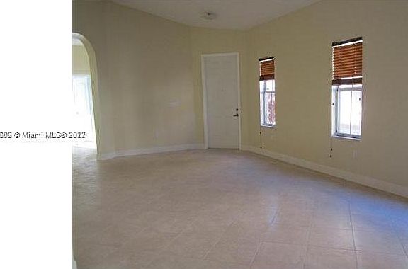 5th image of 982 NE 37th Pl #0